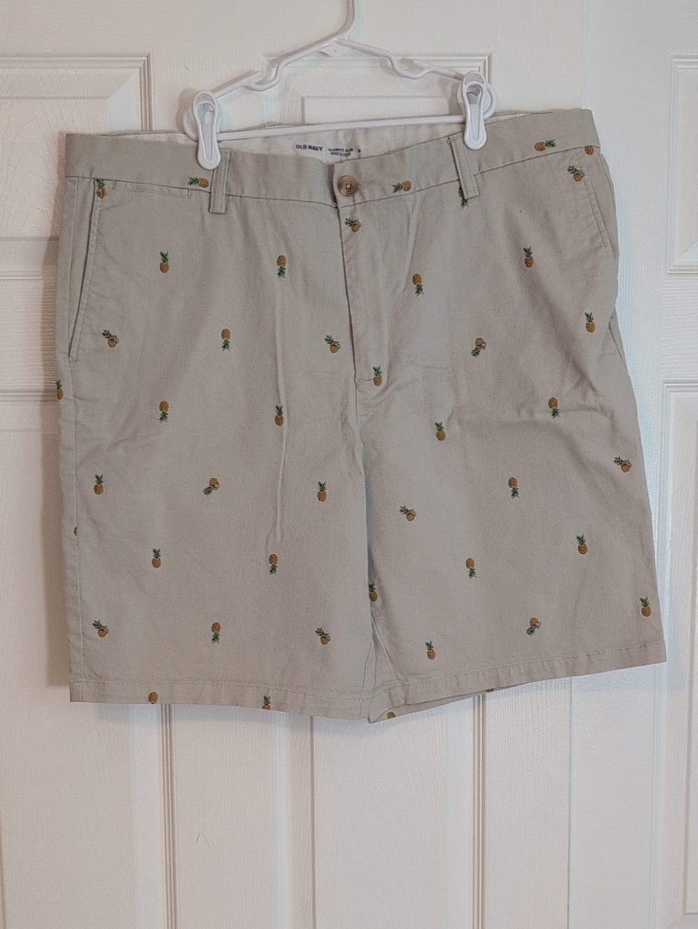 Old Navy Men's Pineapple Print Khaki Shorts